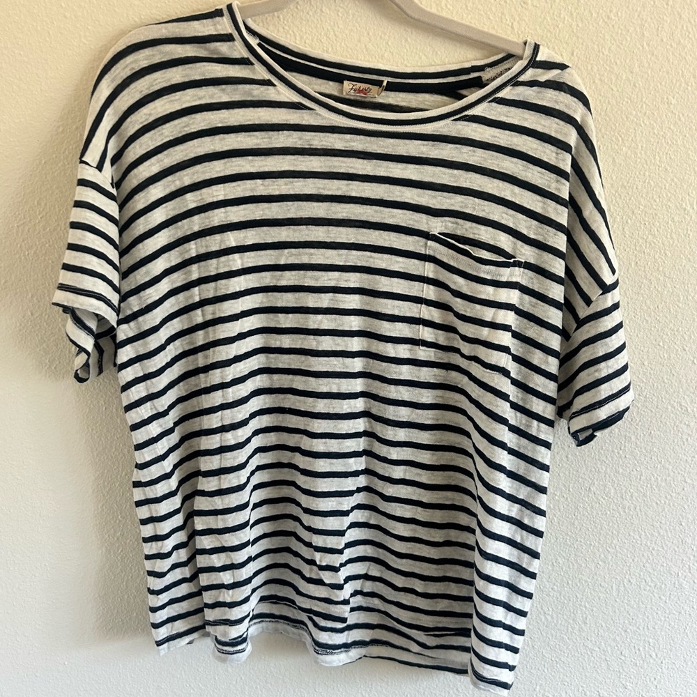 Faherty striped blue and white pocket shirt 100% linen, great condition